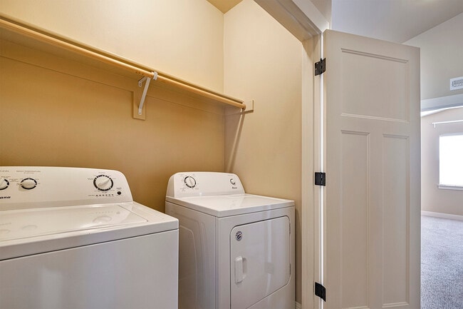 Building Photo - 14427 SW Meridian St