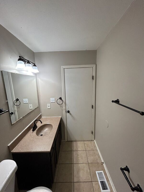 Building Photo - 116 Grether Ave