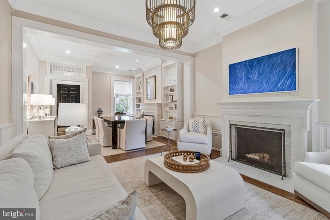 Building Photo - 611 G St SE