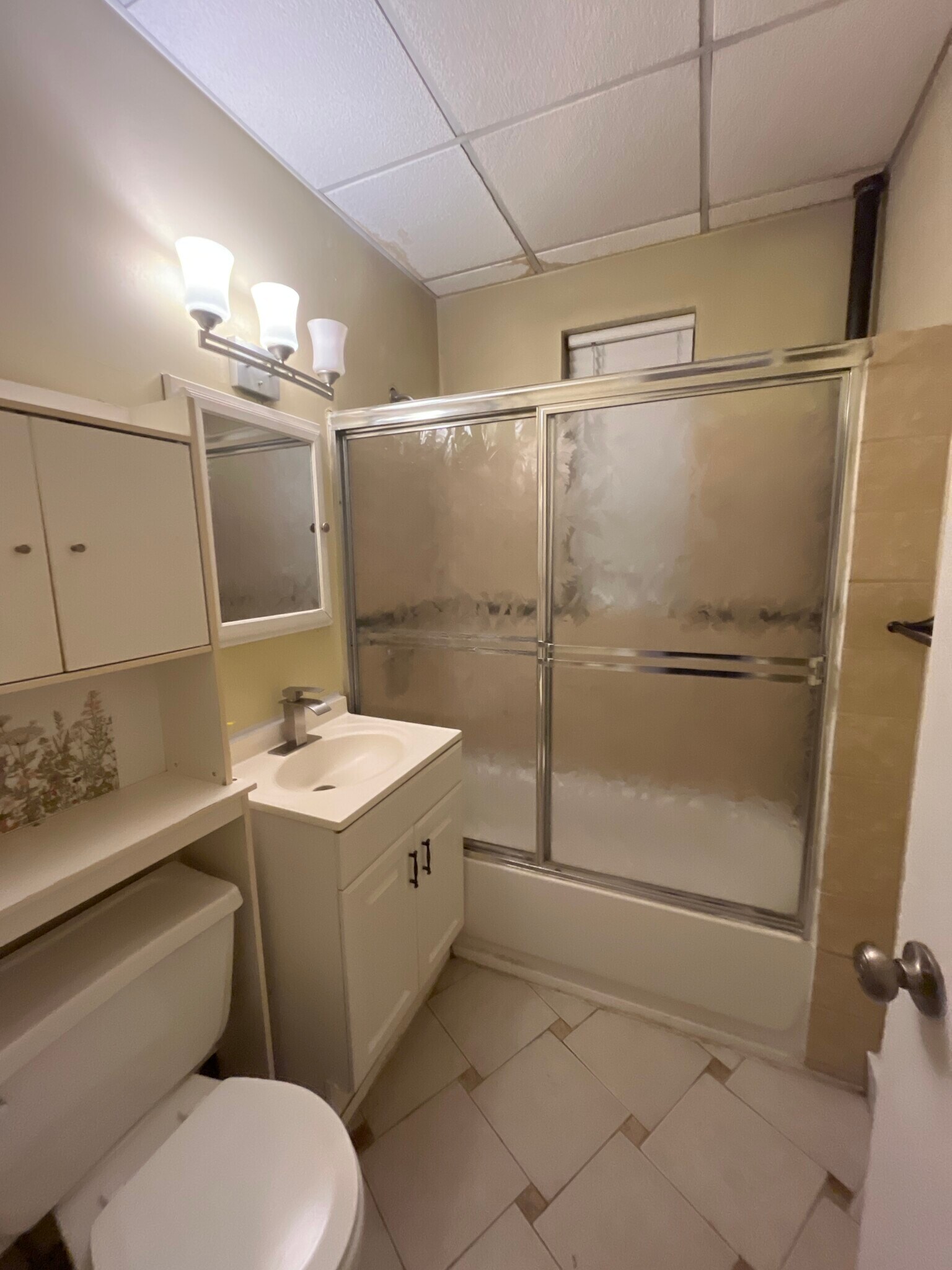 Bathroom - 125 Manhattan Ave