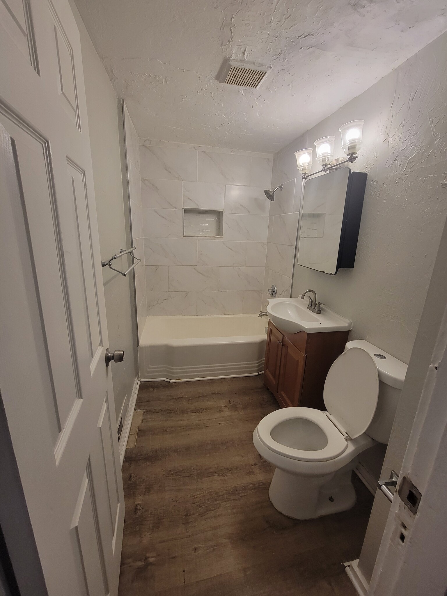 Bathroom - 76 Bellevue St