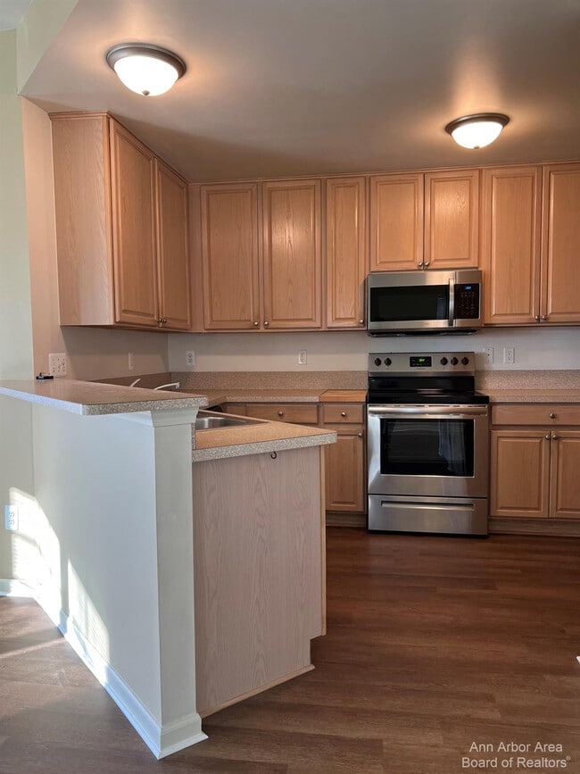 Building Photo - 3073 Cloverly Ct