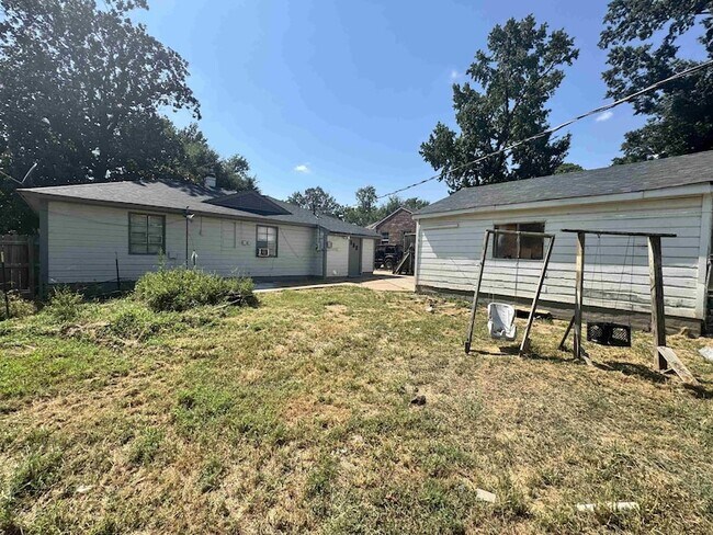 Building Photo - 1770 Sugarloaf St