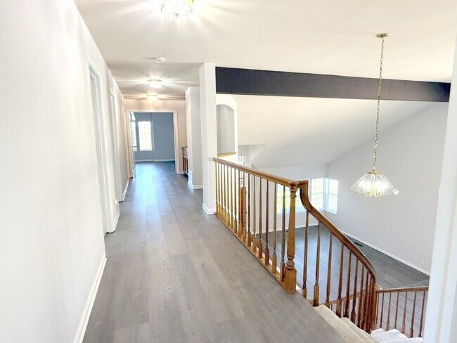 Building Photo - 20 Stratford Ct
