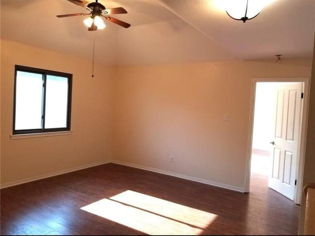 Building Photo - 406 Settlers Valley Dr