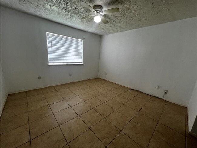 Building Photo - 5434 Parkridge Dr