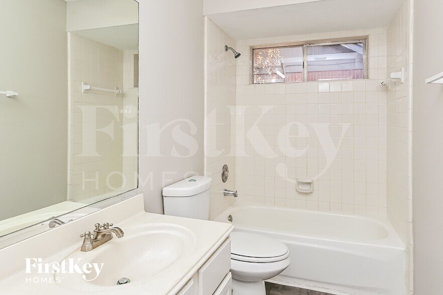 Building Photo - 24111 Ayscough Ln
