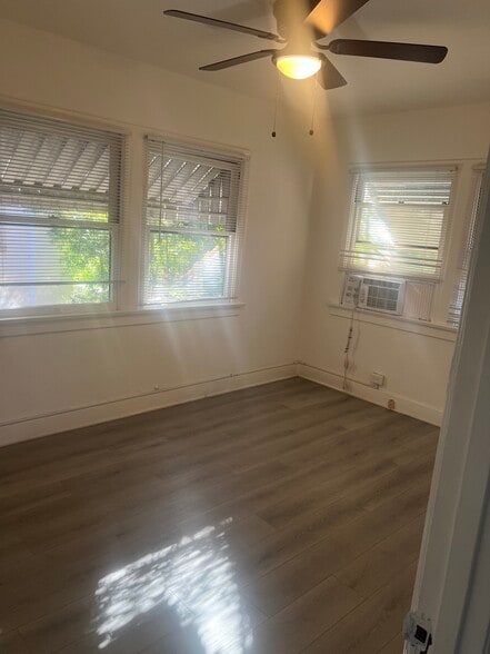 Building Photo - 1739 La Senda Pl