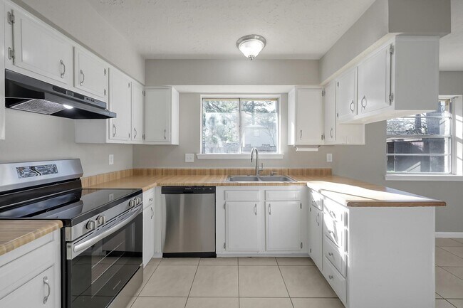 Building Photo - 4310 Enchantedgate Dr