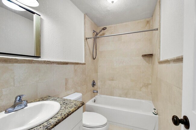 Building Photo - 7870 Blackwood Ln