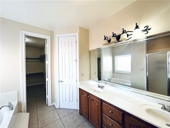 Building Photo - 3909 Country Meadows Dr