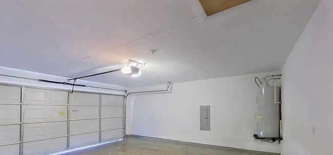 Building Photo - AVAILABLE NOW