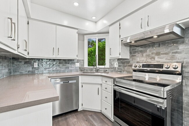 Building Photo - 259 Sturtevant Dr