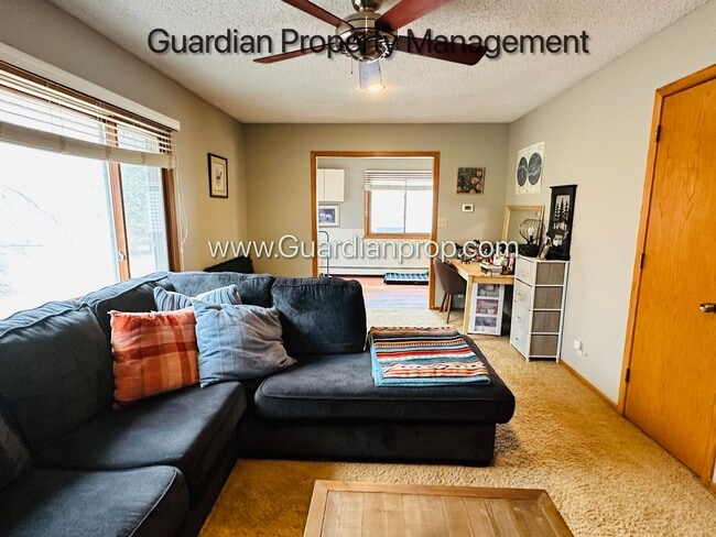 Building Photo - Orono Single Family Home, Large Garage, Sp...