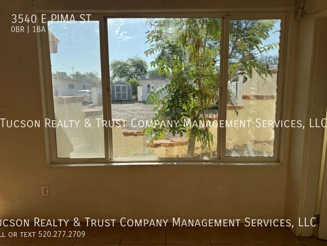 Building Photo - 3540 E Pima St
