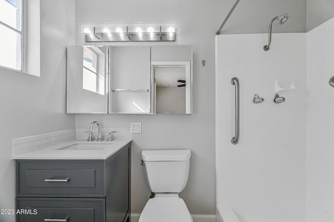 Building Photo - 1227 E Las Palmaritas Dr