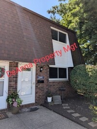 Building Photo - Avon -Townhouse 2 bedrooms 1.5 Baths