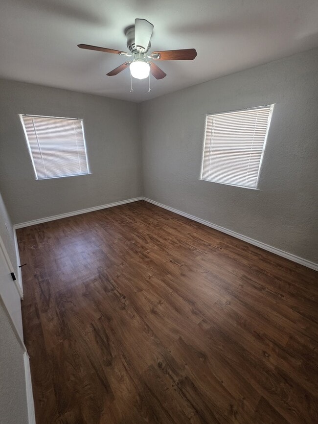 Building Photo - 3 bed 1 bath remodeled home, move in ready!