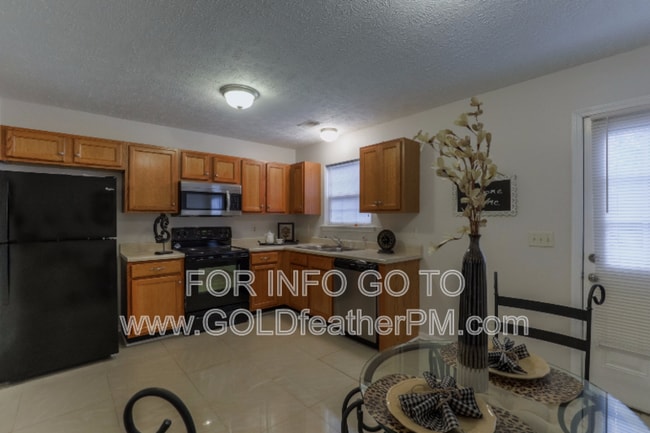 Building Photo - 1363 Benley St