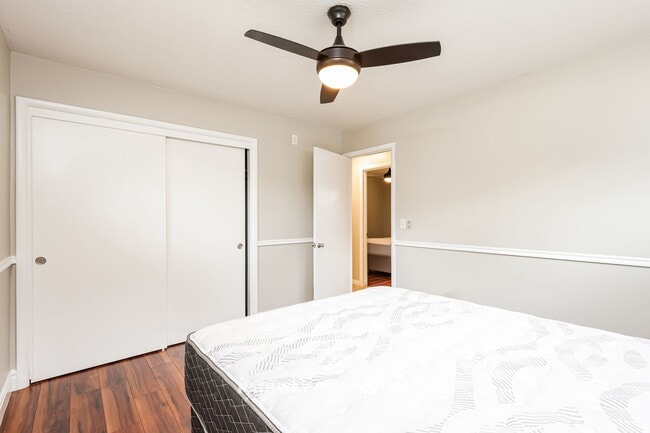 Building Photo - Well-Maintained 4 Bed / 2 Bath Single-Family Home with Separate Mother-In-Law Apartment – South S...