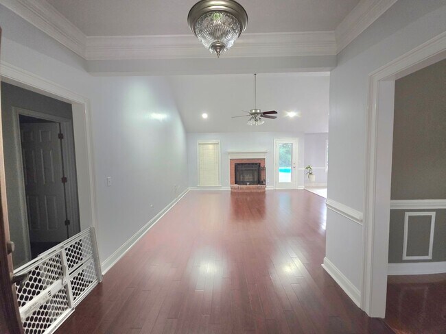 Building Photo - Beautiful Single Family Home