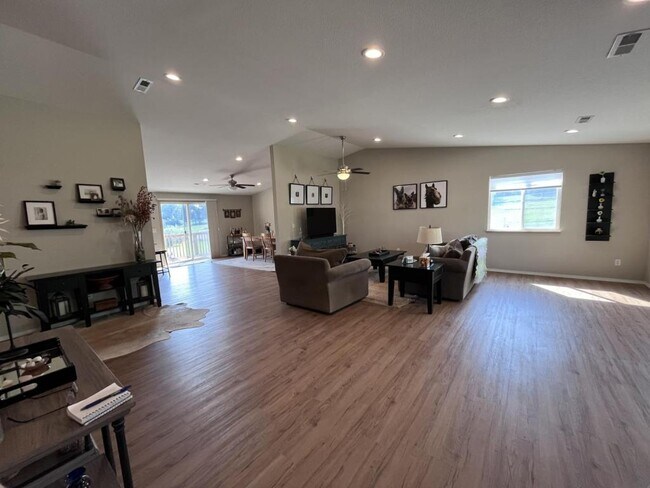 Building Photo - 22563 Hanley Dr