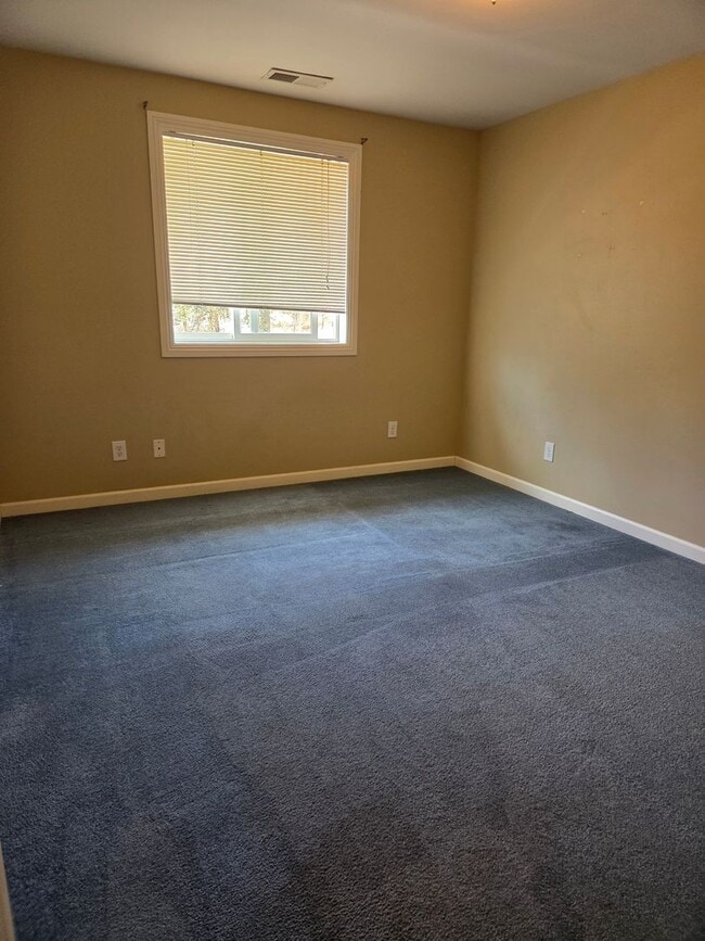 Building Photo - 20800 W Willow Springs Dr