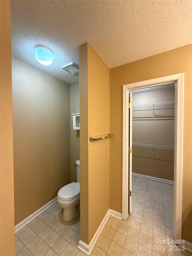 Building Photo - 12823 Diamond Dr