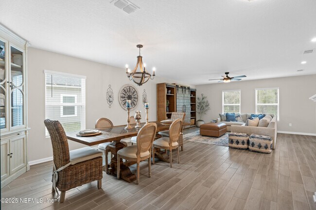 Building Photo - 2865 Firethorn Ave