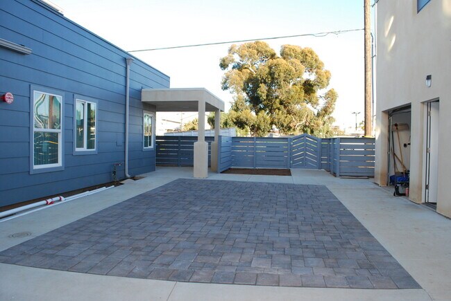 Building Photo - 640 Florida St