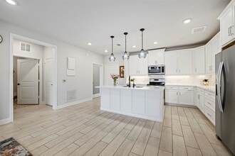 Building Photo - 6804 Westview Dr