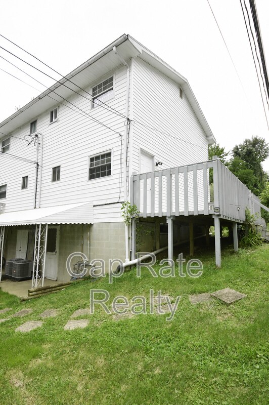 Building Photo - 1226 Parkview Dr