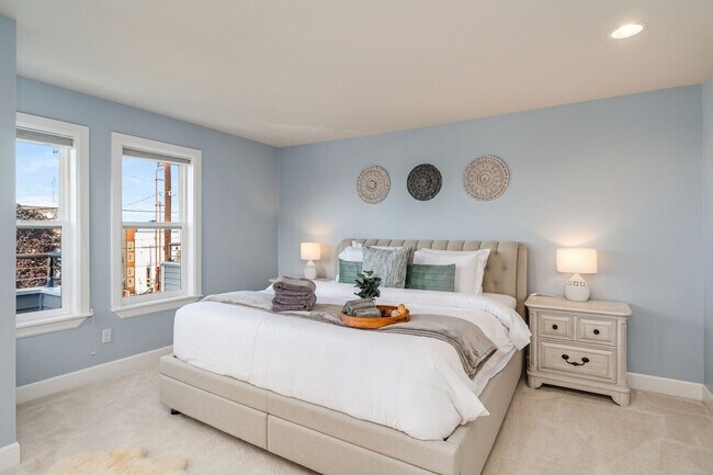 Building Photo - 4224 Francis Ave N