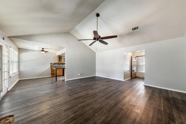 Building Photo - 1202 Wroxton Way