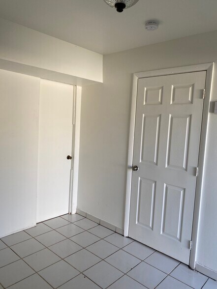 Building Photo - 1245 NW 26th St