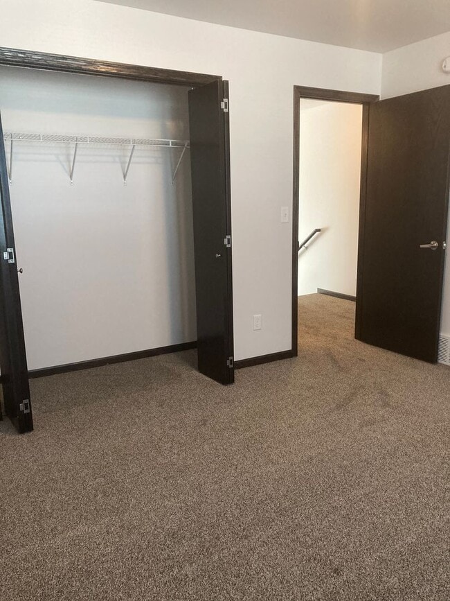 Building Photo - 3 Bed 3 Bath Single Family Home