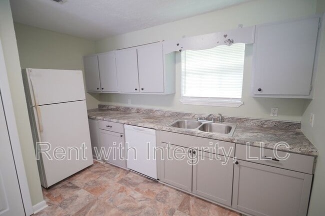 Building Photo - 2304 Hartsfield Ct