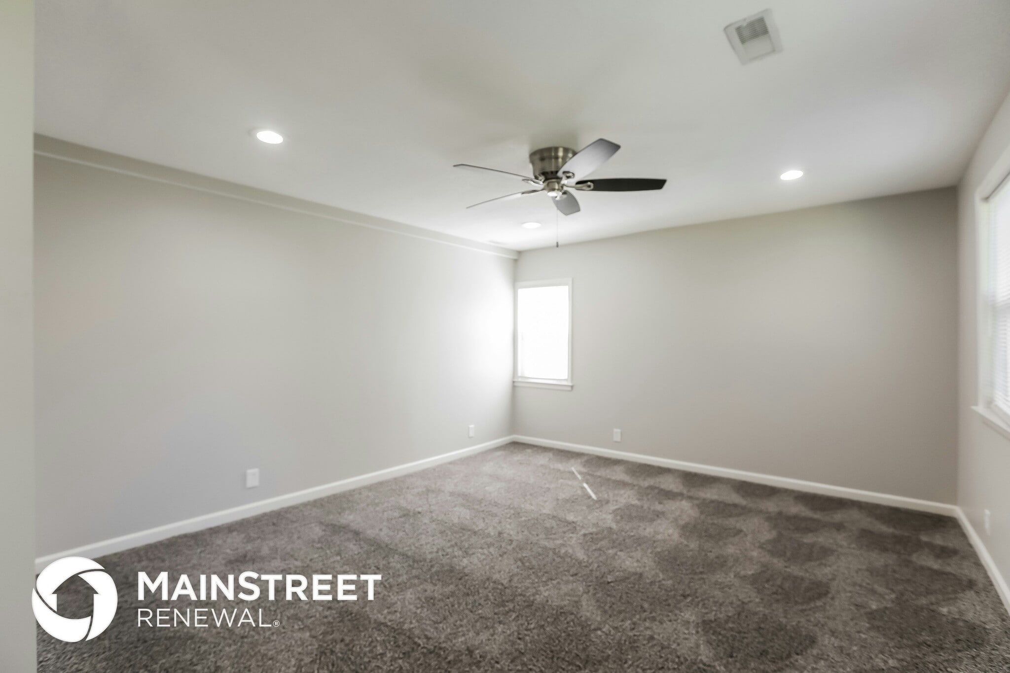 Building Photo - 7712 Oak St