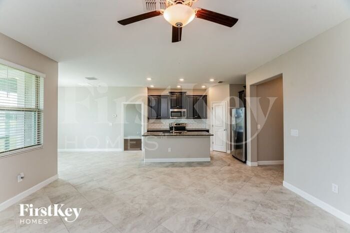 Building Photo - 9660 Ivory Dr