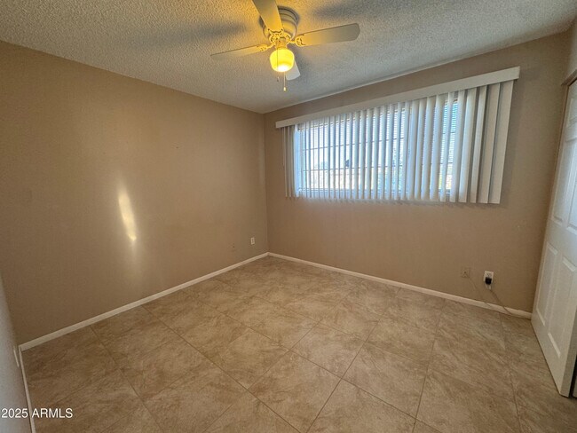 Building Photo - 12429 N Escobar Way