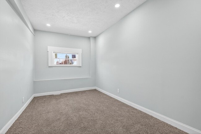 Building Photo - 3356 W 44th St