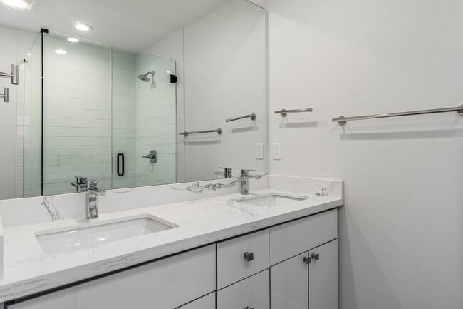 Building Photo - 2611 41st Ave SW