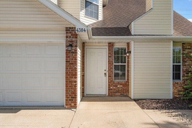 Building Photo - 4302-4304 Cheryl Ct.