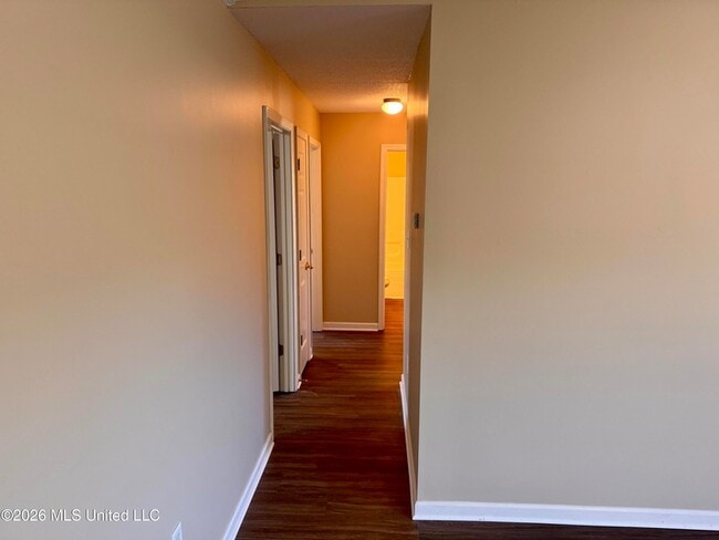 Building Photo - 1664 Madison Cove E