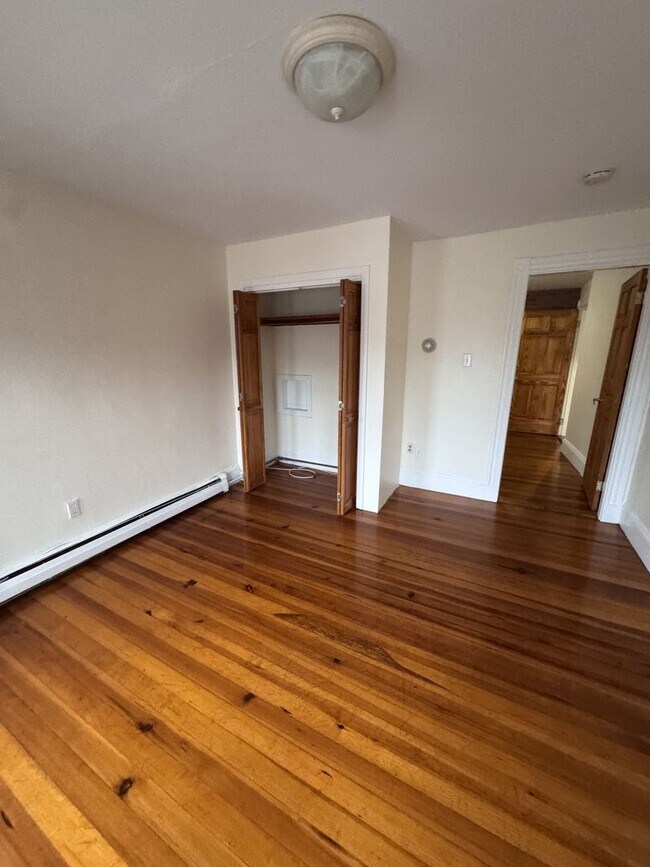 Building Photo - 1bed apartment in Watertown available in 9/1