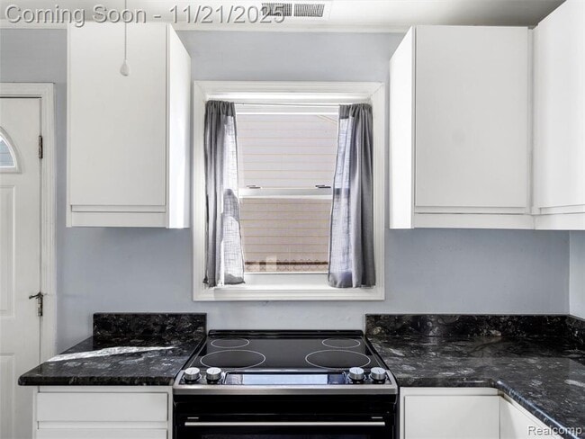 Building Photo - 1320 E Goulson Ave