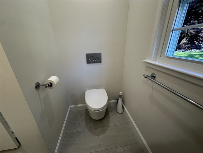 Building Photo - 35 Colton Ln