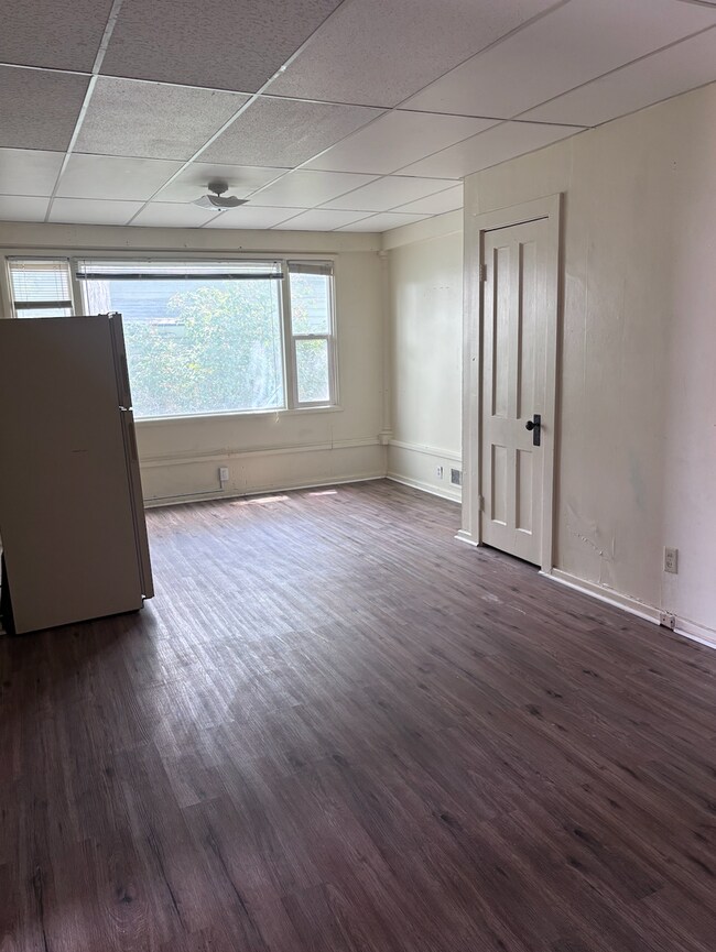 Building Photo - 241 N Hayes Ave