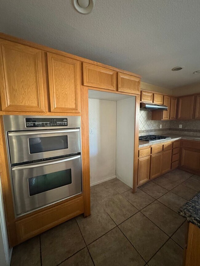 Building Photo - MOVE-IN SPECIAL!! Welcome to Your New Home...