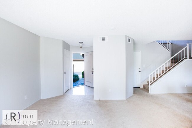 Building Photo - 2 br, 2.5 bath House - Cedar Pointe